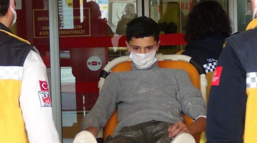 Fabrikada ilgin&ccedil; olay; otomatik kapı &ccedil;arptı