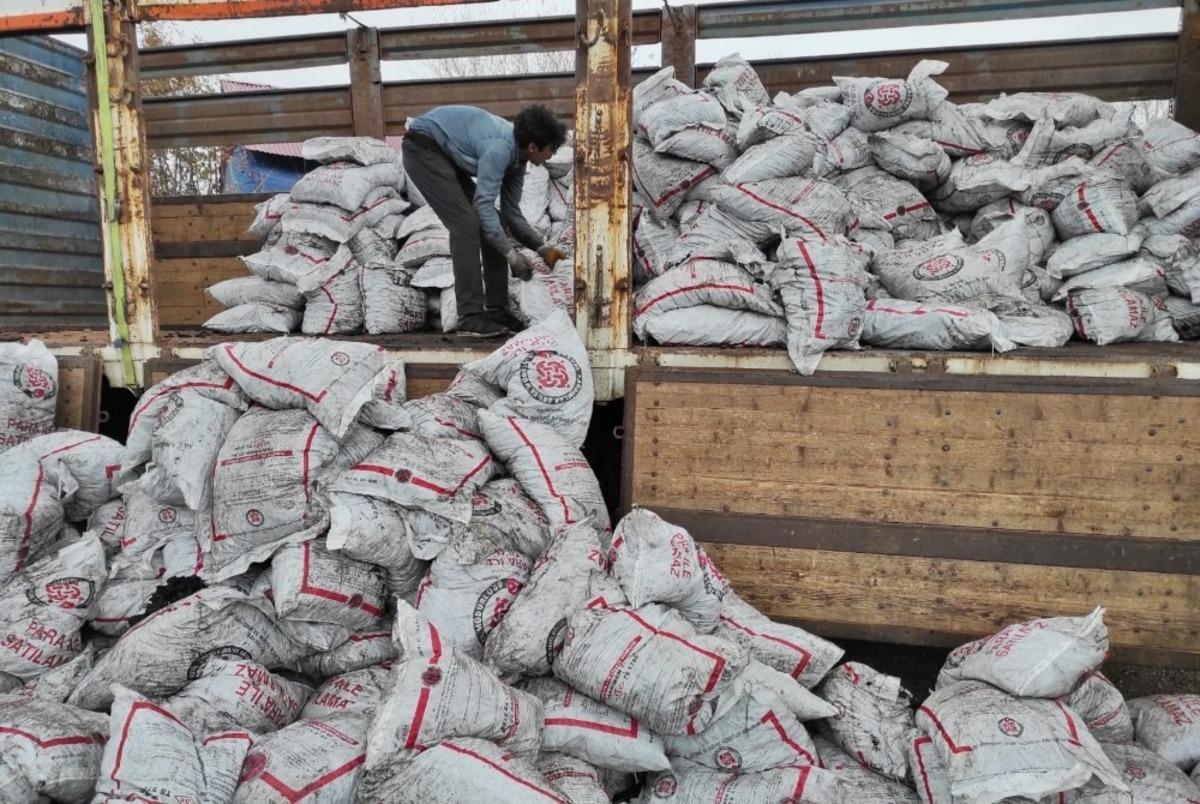 Bing&ouml;l Gen&ccedil;&rsquo;te ihtiya&ccedil; sahibi ailelere k&ouml;m&uuml;r desteği