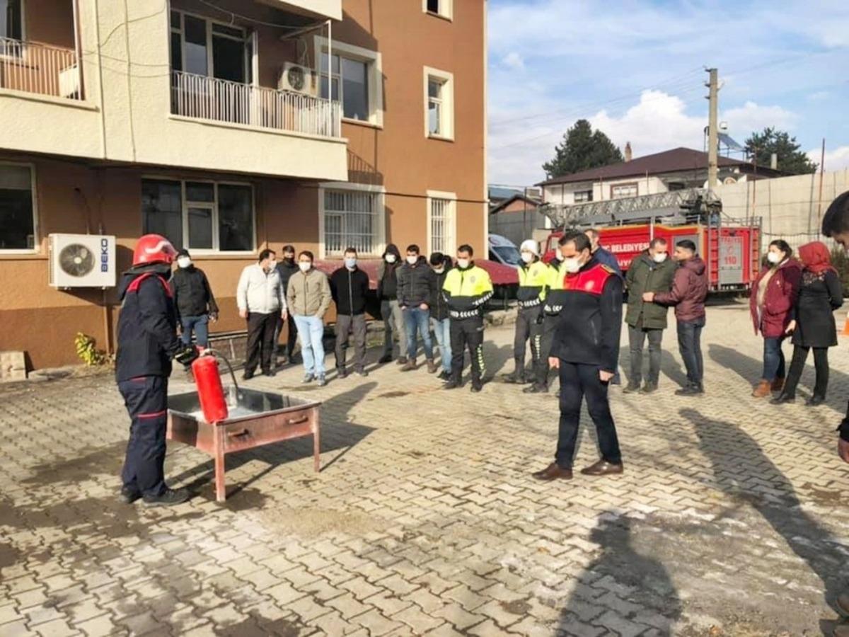 Bing&ouml;l&rsquo;de polise yangın eğitimi