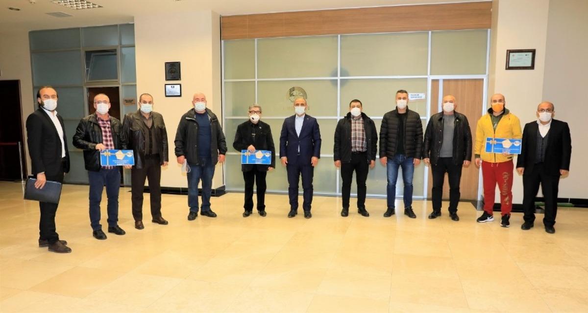 K&ouml;rfez&rsquo;de amat&ouml;r kul&uuml;plere 8&rsquo;er bin liralık yardım yapıldı