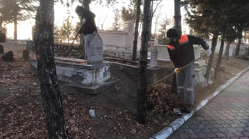 Sungurlu&rsquo;daki mezarlıklarda kış temizliği