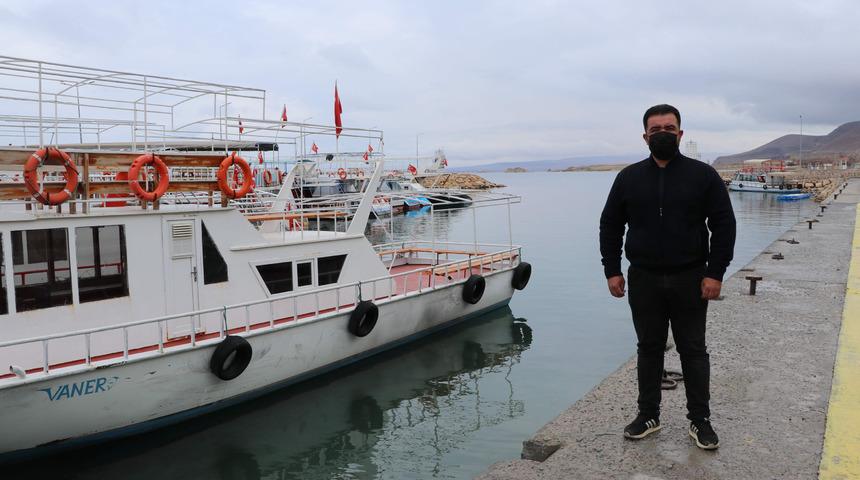 Vanlı balıkçıların hayal kırıklığı! Canavar sandıkları cisim domuz çıktı