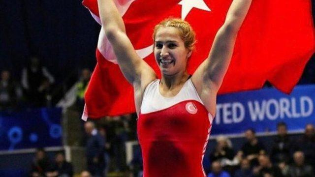 Bartın Üniversitesi mezunu milli sporcu Buse Tosun, Dünya Kupası ikincisi oldu