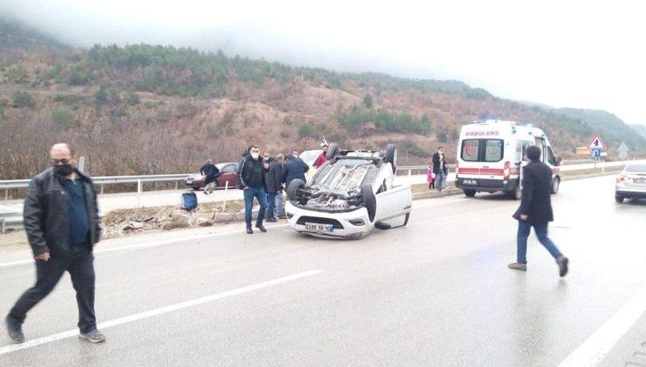 Cenaze yolunda kaza: 2 yaralı G1