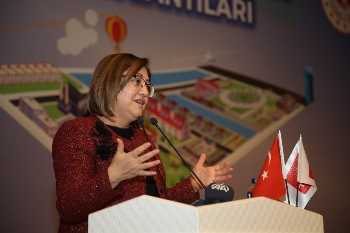 Fatma Şahin yeşil ekonomiye dikkat &ccedil;ekti