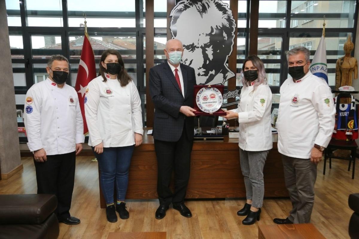 Aş&ccedil;ılar Derneği&rsquo;nden Başkan Kurt&rsquo;a teşekk&uuml;r ziyareti