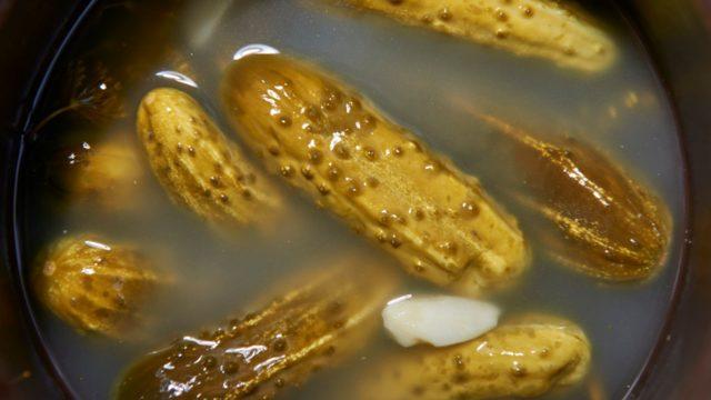 İmparatorların bile vazgeçilmeziydi! Bakın turşu suyu vücudunuzda neler yapıyor