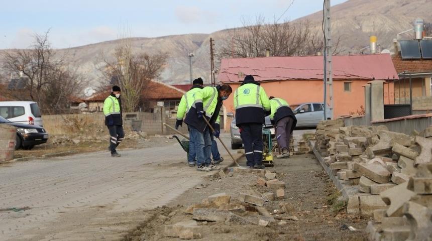 Erzincan&rsquo;da yol ve kaldırım &ccedil;alışmaları
