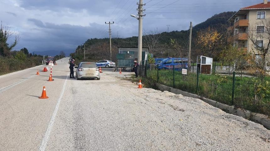 Cide&rsquo;ye dışarıdan gelen ziyaret&ccedil;ilere y&ouml;nelik denetimler s&uuml;r&uuml;yor