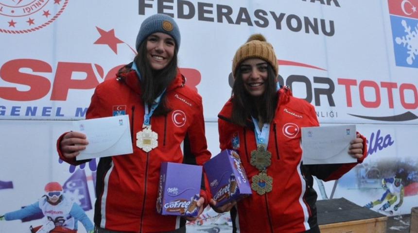 FIS Alp Disiplini Anadolu Kupası'nda 1 altın 1 gümüş madalya
