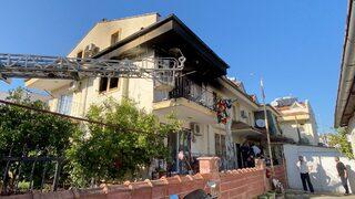 Tek başına yaşadığı evde yanarak öldü