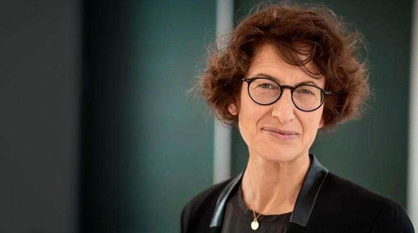 T&uuml;rk bilim insanı &Ouml;zlem T&uuml;reci: 6 ay daha tetikteyiz