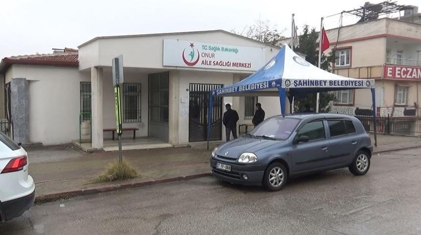 İ&ccedil;ine t&uuml;k&uuml;rd&uuml;ğ&uuml; suyu doktorun &uuml;zerine atan Covid-19 ş&uuml;phelisi serbest bırakıldı