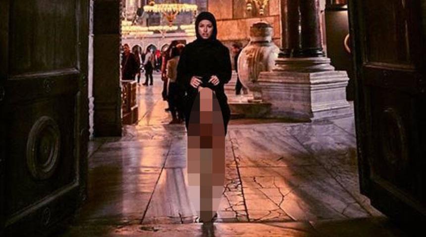 Ayasofya'da &ccedil;ıplak fotoğraf &ccedil;ektiren manken hakkında dava a&ccedil;ıldı