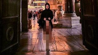 Ayasofya'da çıplak fotoğraf çektiren manken hakkında dava açıldı