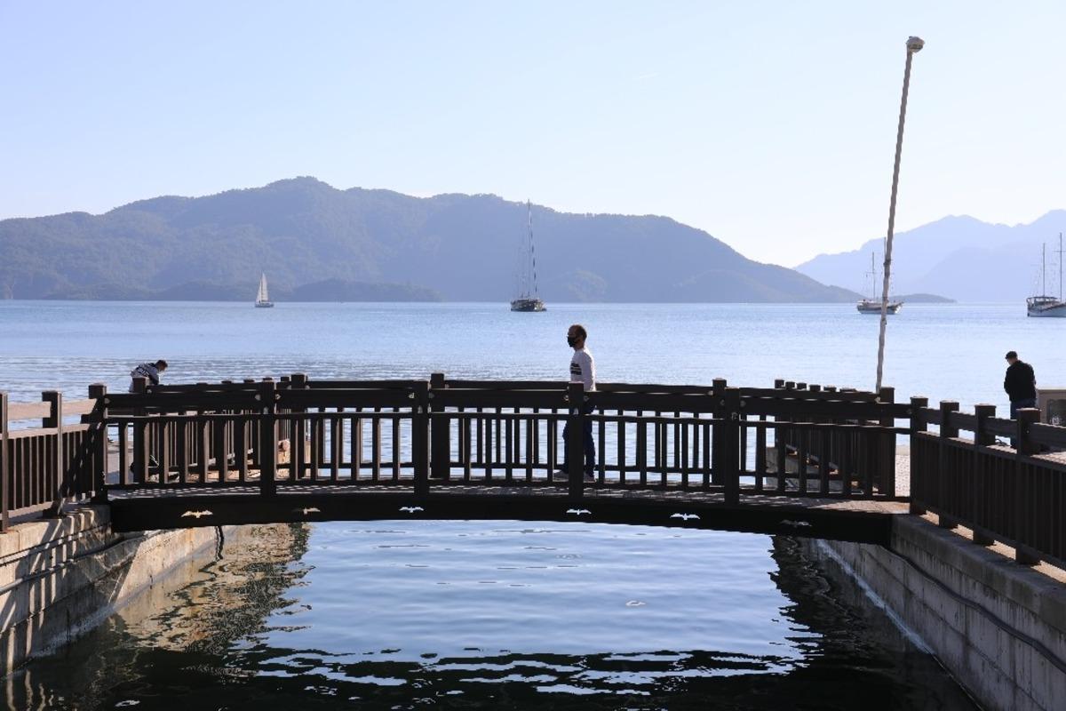 Marmaris Belediyesi&rsquo;nden meydana yeni k&ouml;pr&uuml;