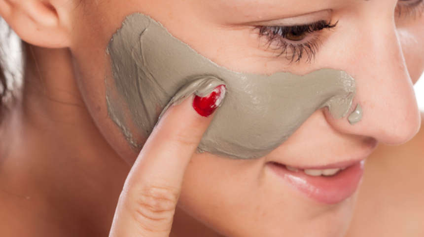 Yağdan da kirden de eser kalmıyor! Çamur maskesinin mucizevi etkisi