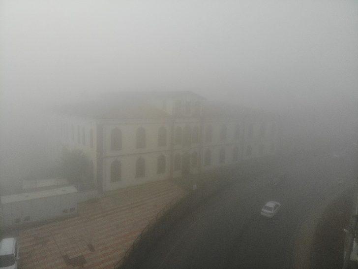 Tarihi kent sise teslim oldu, uçak seferlerinde aksamalar yaşandı G1