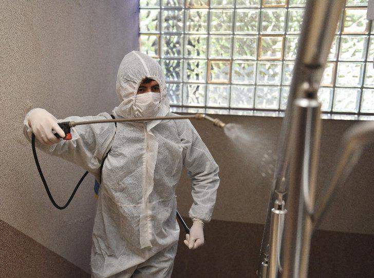 Muratpaşa’da binalar dezenfekte ediliyor G3