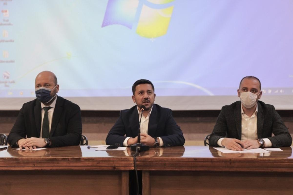 Nevşehir Belediye Başkanı Arı, &ldquo;Veremeyecek hesabımız yok, alnımız a&ccedil;ık, başımız dik&rdquo;