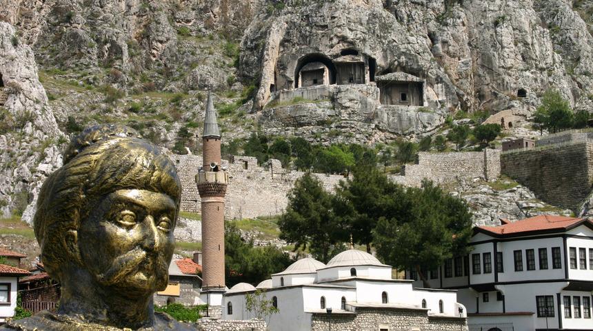 Kral kaya mezarları: Pontus Krallığından g&uuml;n&uuml;m&uuml;ze