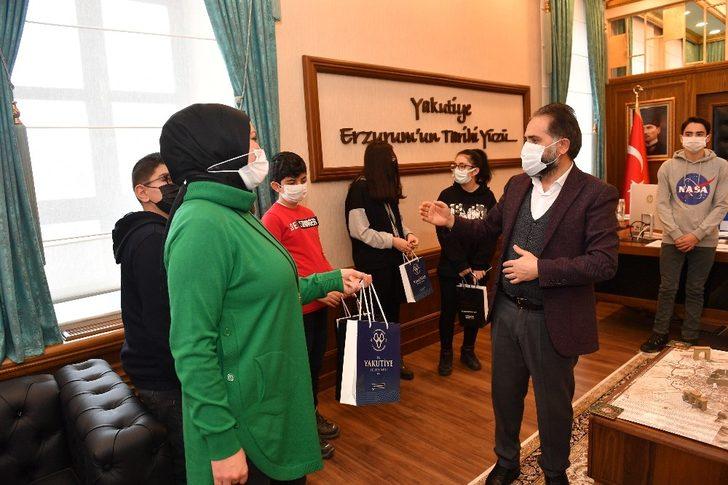 Başkan Uçar Türkiye birincisi öğrencileri ağırladı G3