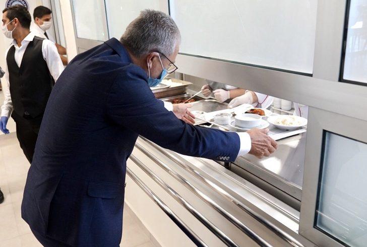 Ege Üniversitesi Hastanesi mutfağında “Güvenli Yemek Üretimi” tescillendi G2