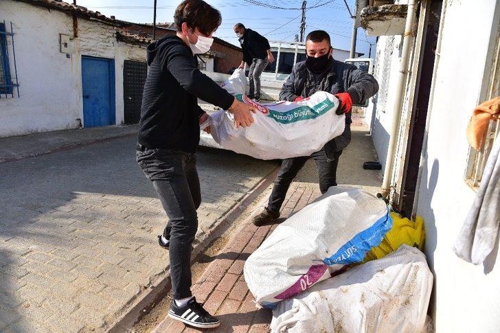 Budanan ağaçlar ihtiyaç sahiplerine yakacak oluyor G2