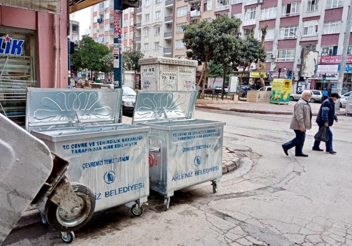 Akdeniz&rsquo;de &ccedil;&ouml;p konteynerleri yenileniyor