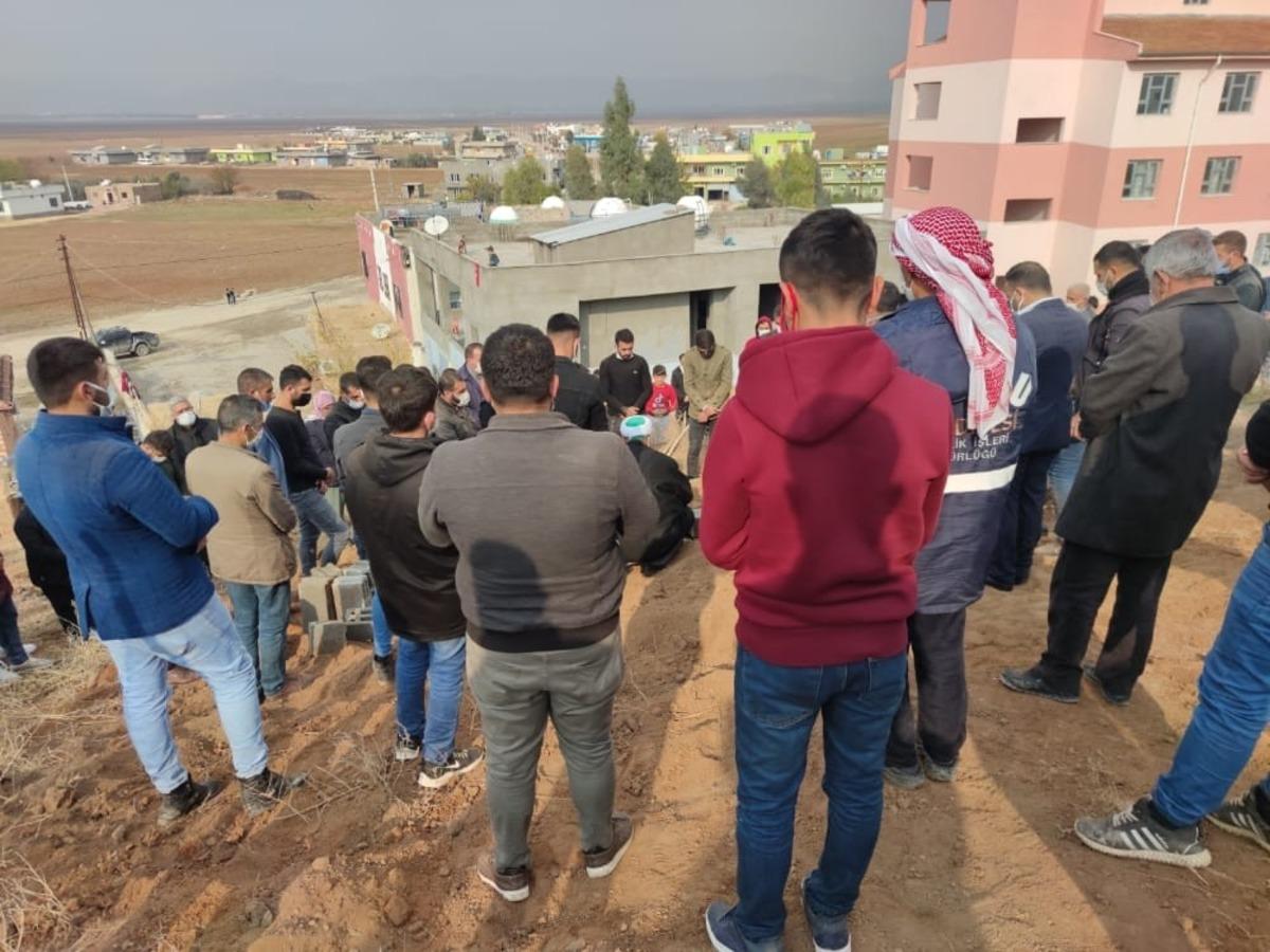 Eşi tarafından &ouml;ld&uuml;r&uuml;len kadın Mardin&rsquo;de toprağa verildi