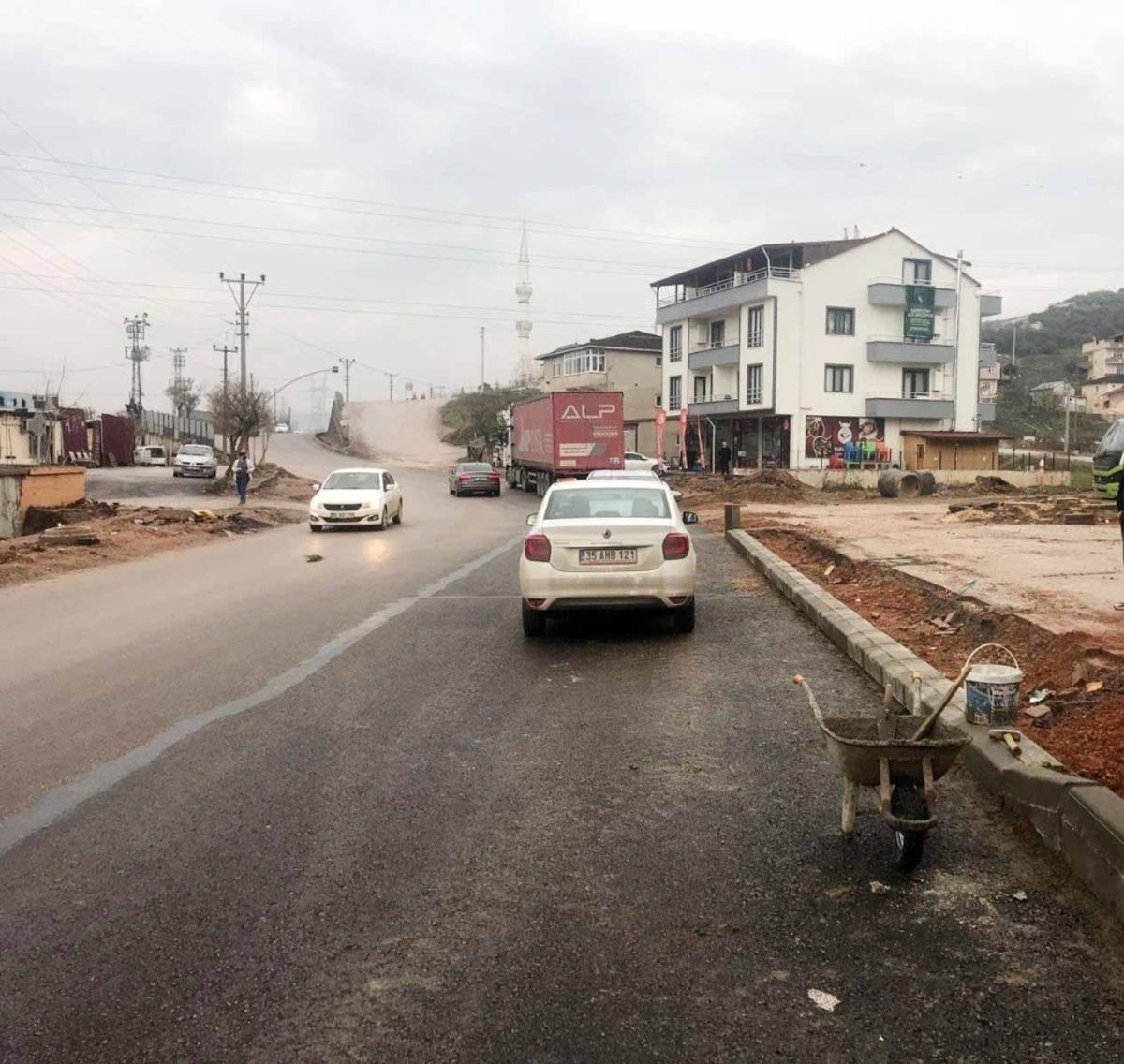 &Ccedil;arşıbaşı Caddesi&rsquo;nde yol &ccedil;alışmaları s&uuml;r&uuml;yor