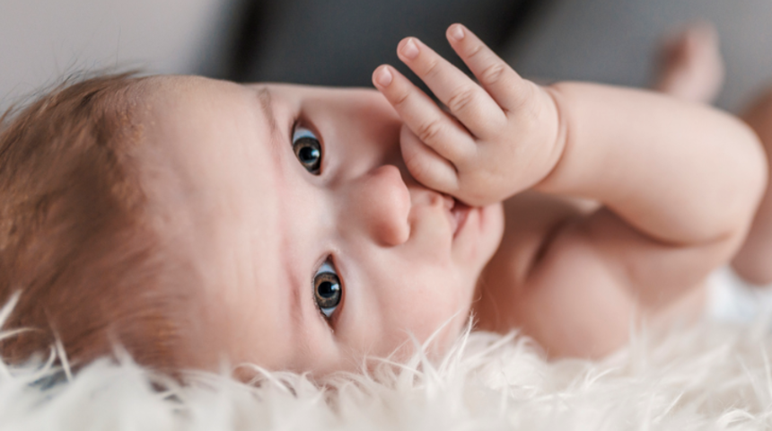 Sürekli parmak emen bir bebeğiniz varsa bu 5 nedene dikkat!
