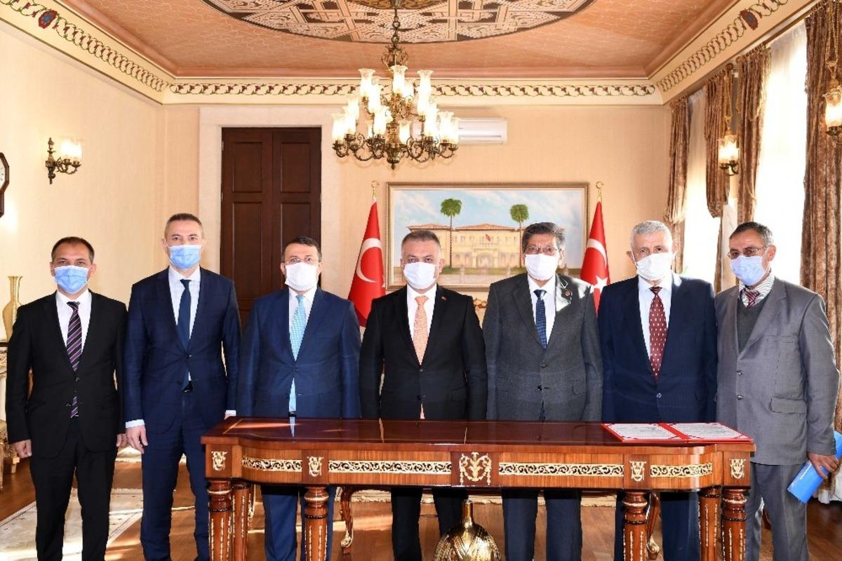 Hayırseverlerin eğitime katkısı s&uuml;r&uuml;yor