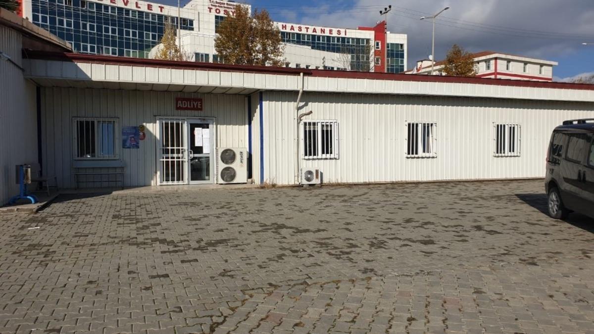 Kastamonu&rsquo;da bir memur, adliye binasında silahla yaralandı