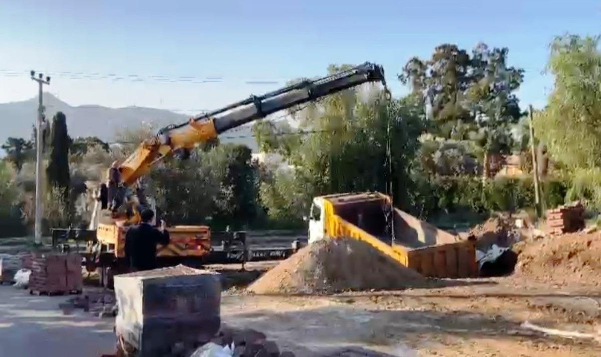 Bodrum&rsquo;da yol &ccedil;&ouml;kt&uuml;, kamyon i&ccedil;ine d&uuml;şt&uuml;