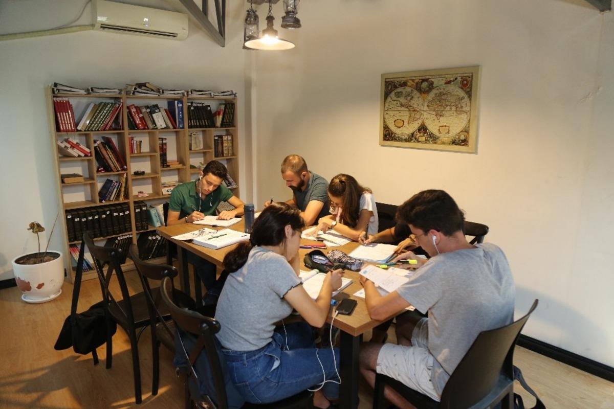 Mezitli Belediyesinden salgın d&ouml;neminde 588 &uuml;niversite &ouml;ğrencisine eğitim desteği