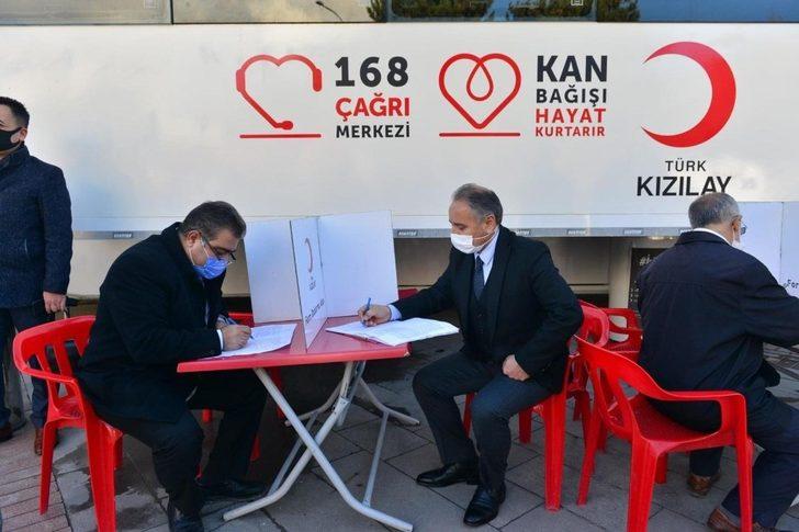 Elazığ’da eğitimciler kan bağışında bulundu G3