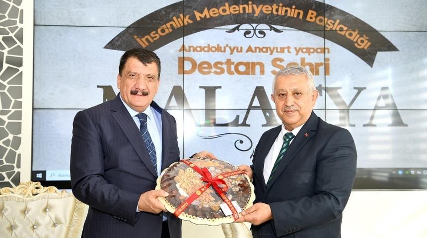 Gürkan, Başkan Zeybek’i ağırladı