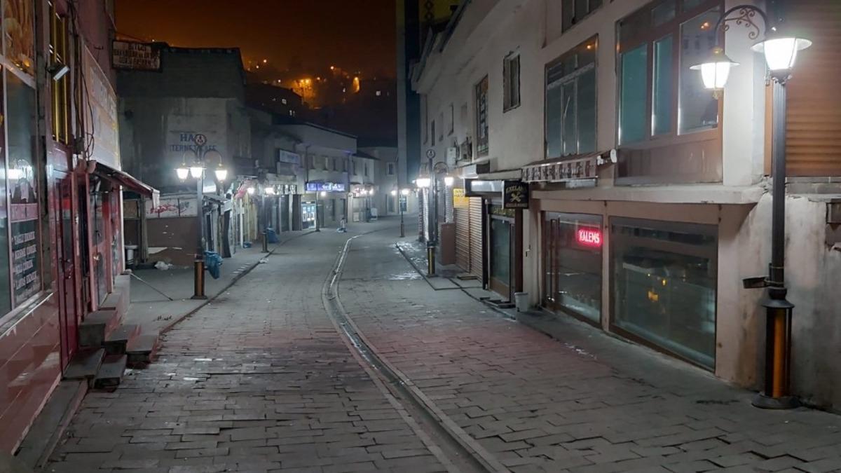 Bitlis&rsquo;te kısıtlama ile birlikte sokaklar boş kaldı