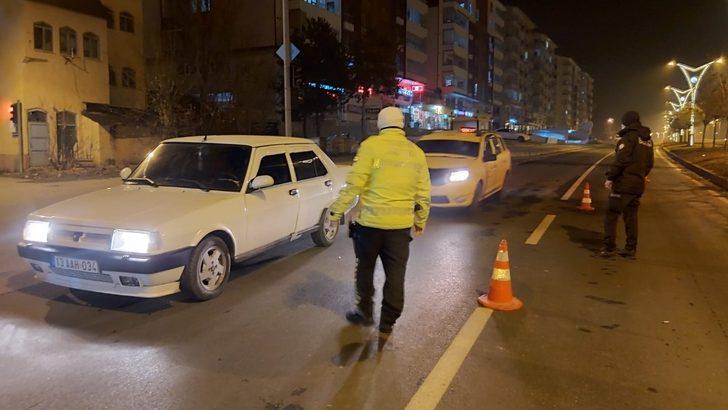 Bitlis’te kısıtlama ile birlikte sokaklar boş kaldı G3