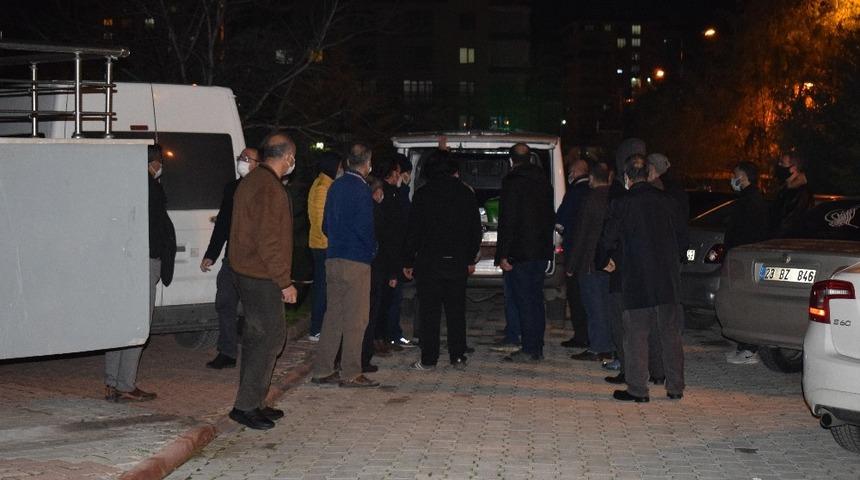 Malatya'da korkun&ccedil; olay! Banyoda asılı halde bulundu