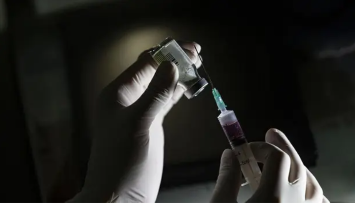 Son dakika! Koronavirüs aşısı için düzenleme: Yönetmeliğe 'acil kullanım onayı' hükmü eklendi