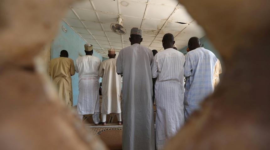 Nijerya'da ka&ccedil;ırılan y&uuml;zlerce &ouml;ğrencinin Zamfara'daki ormanda oldukları belirlendi