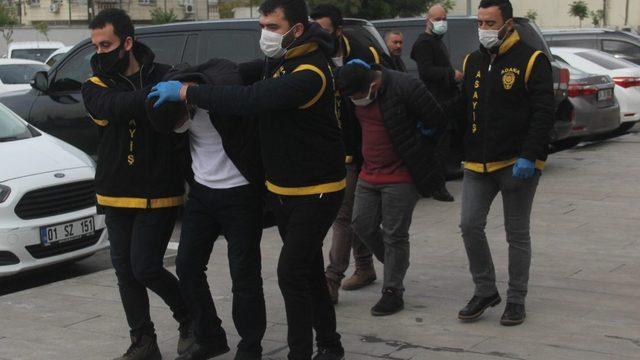 Takip ettikleri işçinin 21 bin lirasına çalan hırsızlar yakalandı