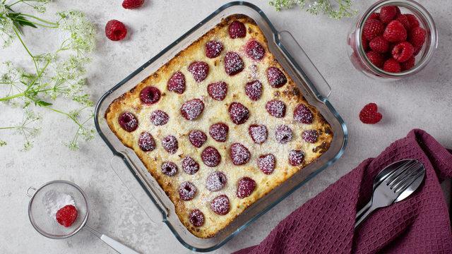 Ekşi ve tatlının muhteşem uyumu: Frambuazlı kek tarifi