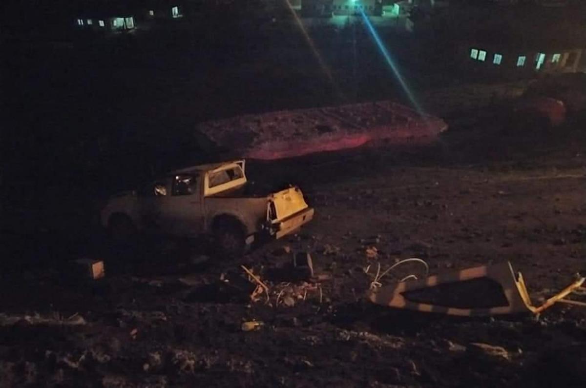 Kamyonet şarampole yuvarlandı: 1 &ouml;l&uuml;, 2 yaralı