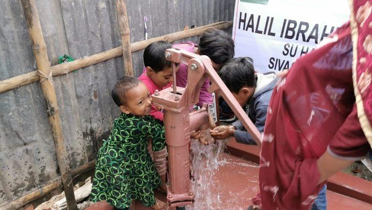 Sivaslı iş adamından Bangladeş’te üç su kuyusu G3