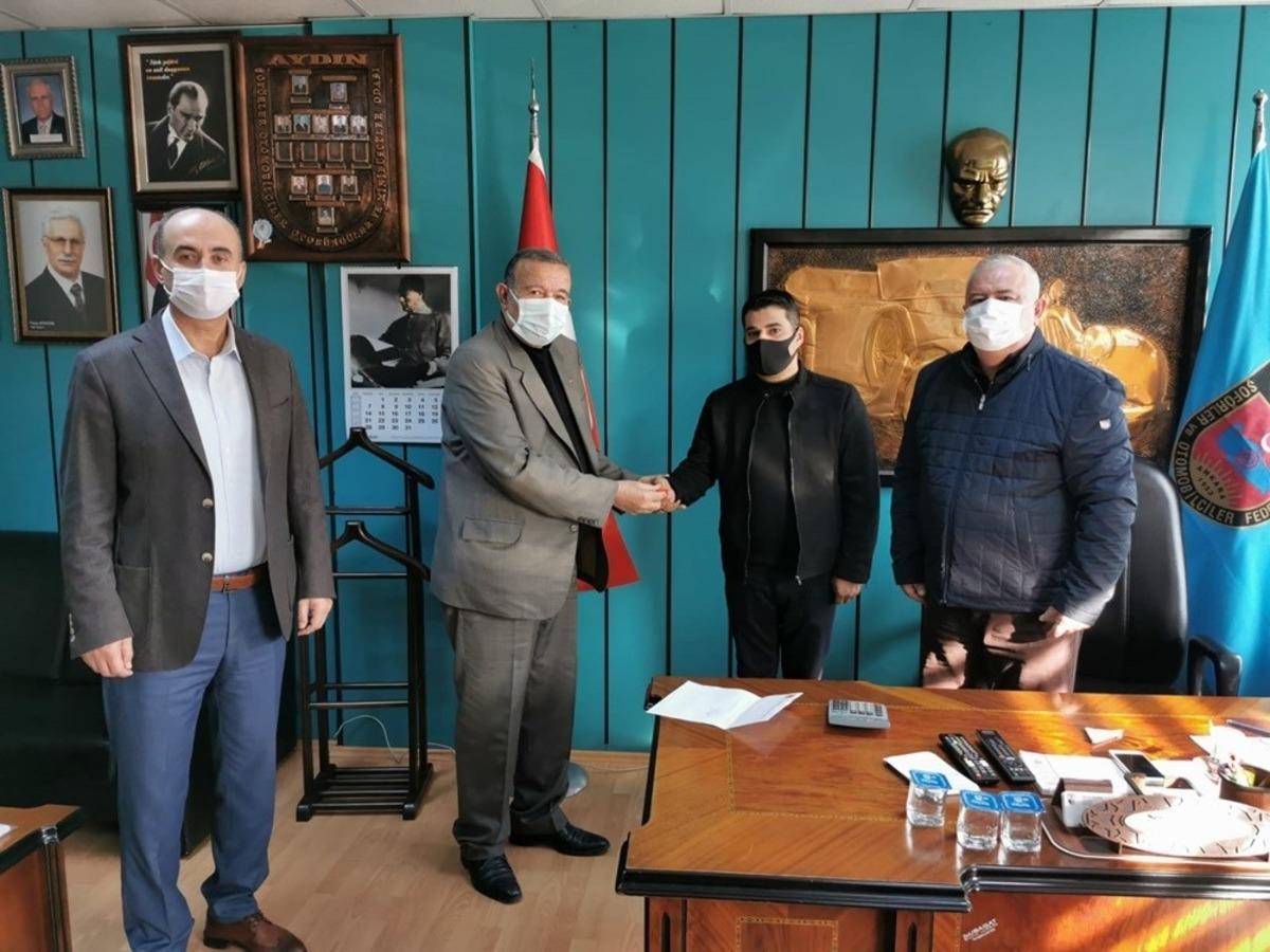 TŞOF Genel Başkanı Aydınlı şof&ouml;r&uuml; &ouml;d&uuml;llendirdi