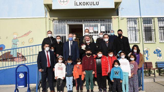 Köy okullarına giyim ve kırtasiye desteği