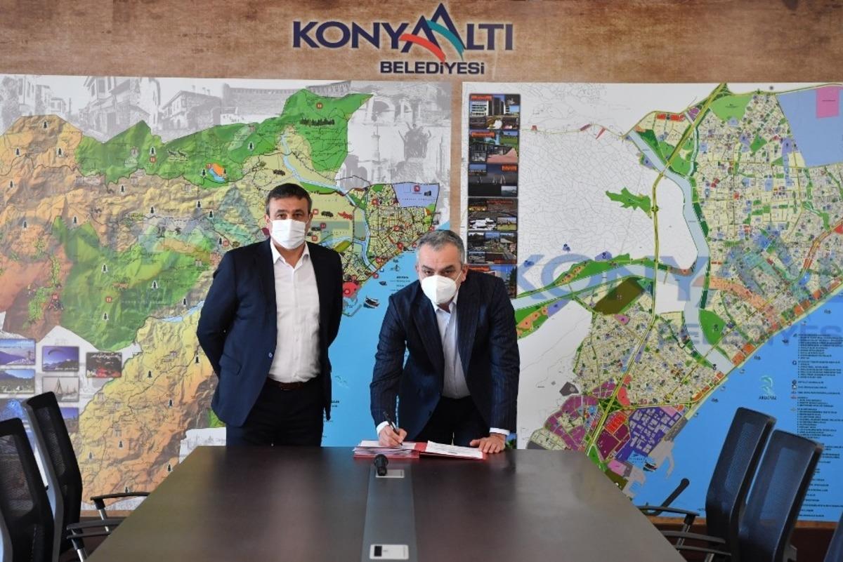 Konyaaltı Belediyesinde asgari &uuml;cret 3 bin 200 lira oldu